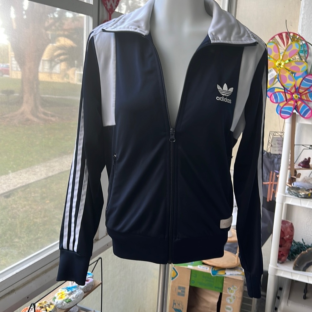 Womens Adidas Jacket.. size S.. NWOT